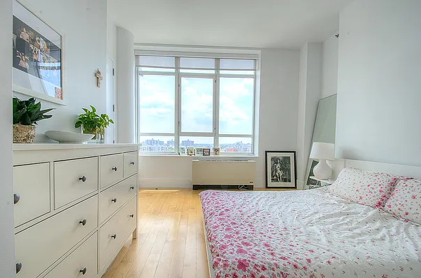 Sold by Brick&Mortar | media 2