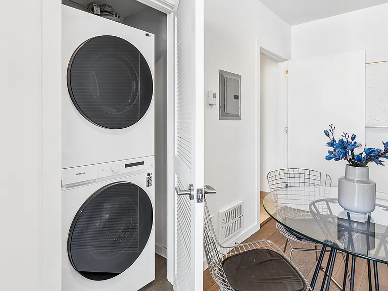 252 9th St #401 — Photo 27