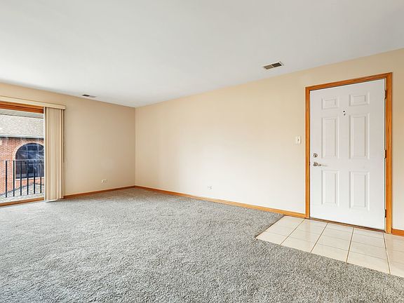 3rd image of 5031 Circle Dr APT 212