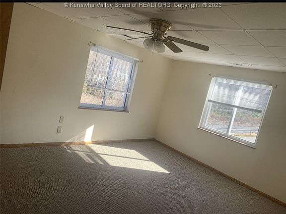 3rd image of 320 Diamond Ave