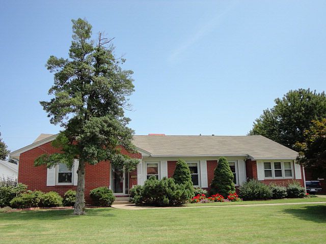 1st image of 2841 Tanglewood Dr