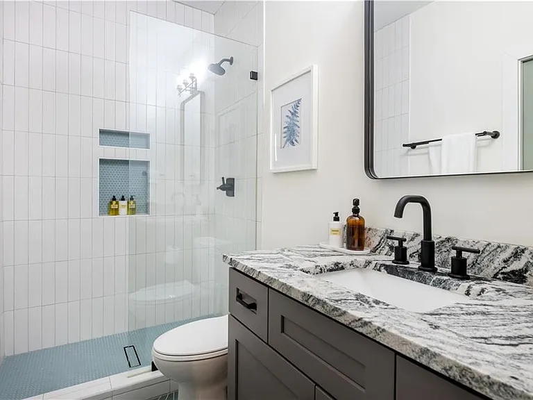 1393 Glenwood Ave SE — Photo 37