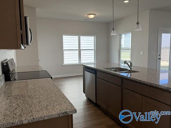 5th image of 1118 Tanger Glen Trl NW