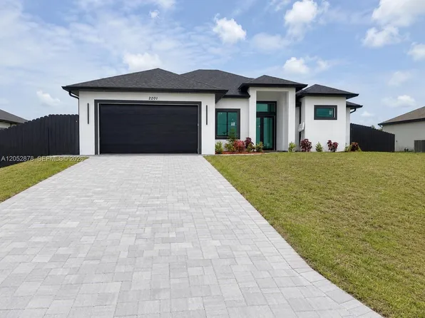 2201 NE Juanita Pl, Cape Coral, FL 33909