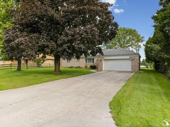 6367 Grandview Dr, Erie, MI 48133