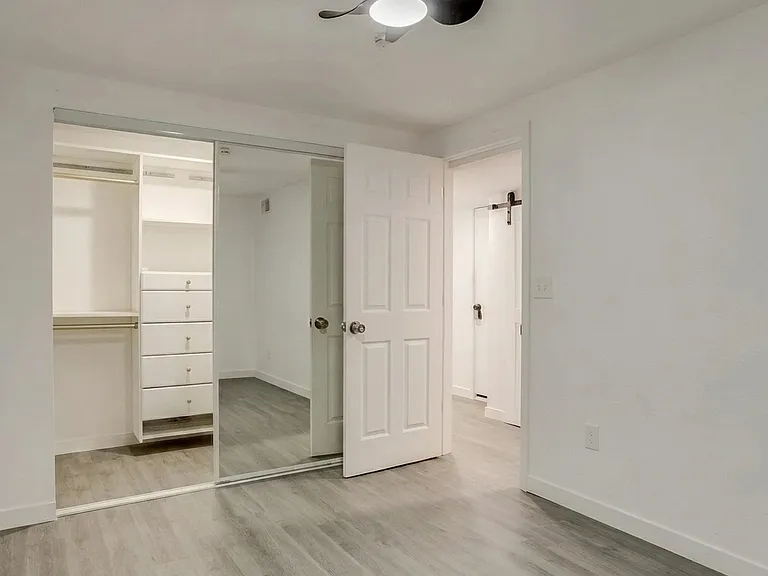11646 Lincoln St — Photo 17