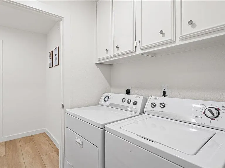 1406 N Georgetown St — Photo 27