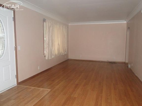 4th image of 5121 Dortch Dr