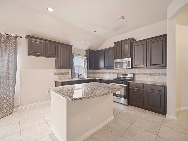 2306 Lucerne Dr — Photo 8