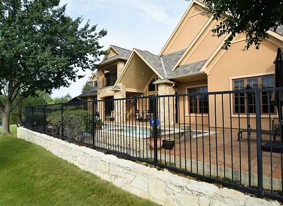 4th image of 5900 Turtle Creek Dr