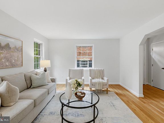5th image of 2908 Upton St NW