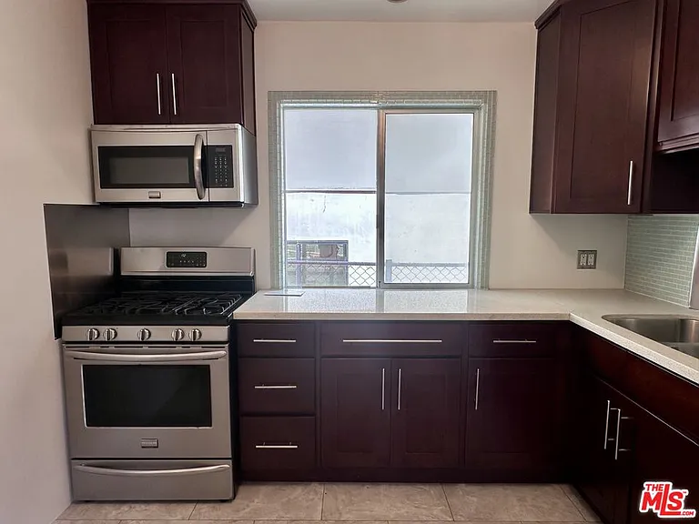 502 Westminster Ave #2 — Photo 11