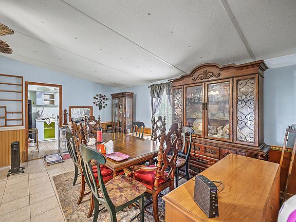 4th image of 270 Homer Dr