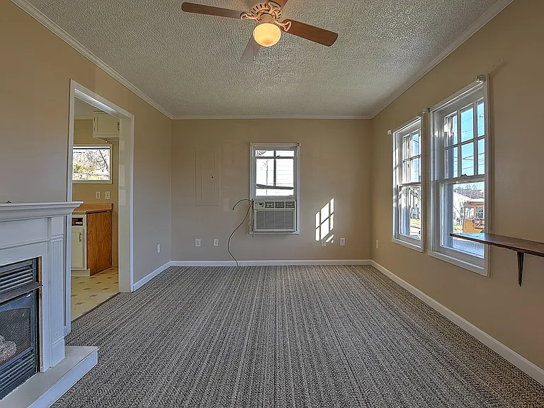 118 Unaka St — Photo 12