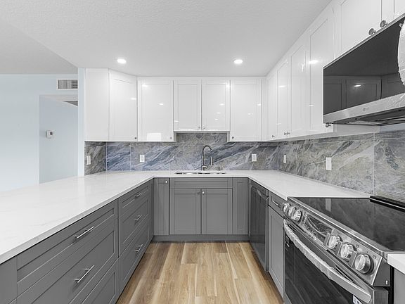 4th image of 3031 Ventnor H #3031