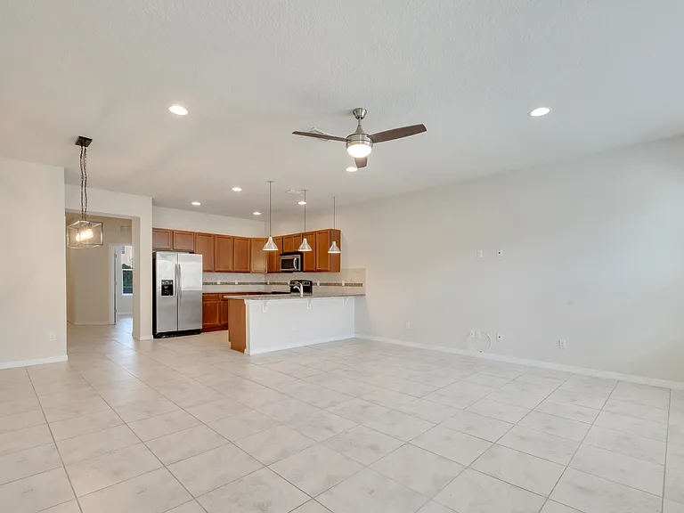 5118 Caspian St — Photo 2