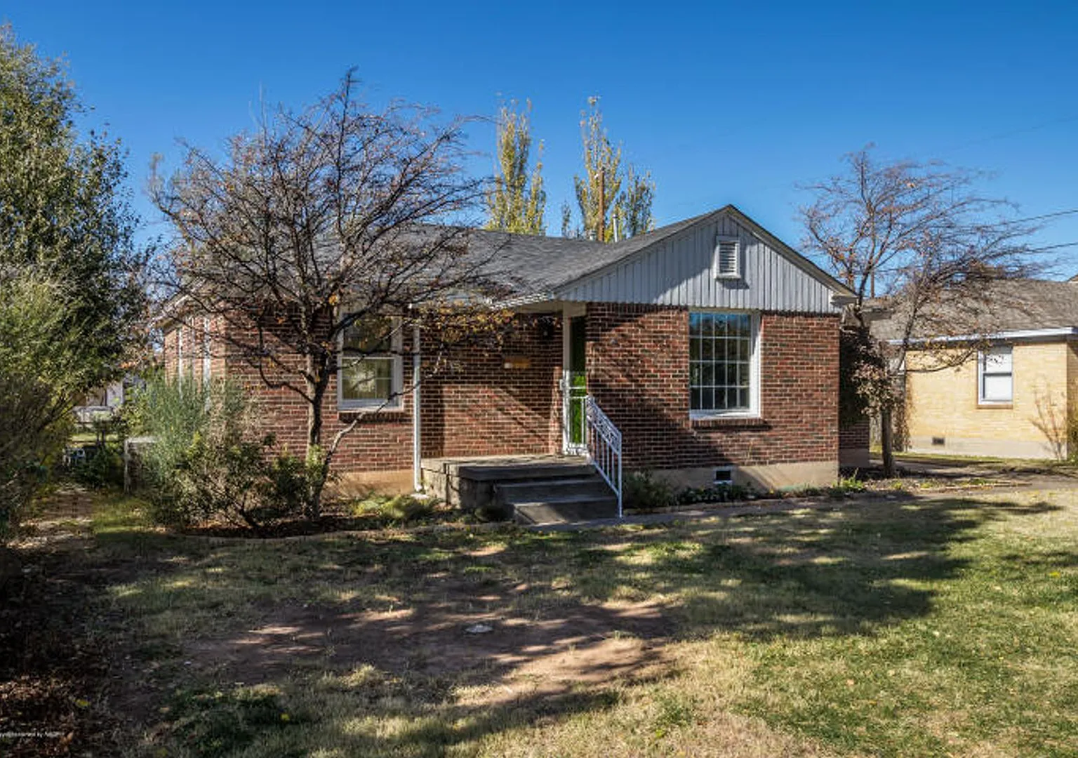4 bedrooms! — Photo 3
