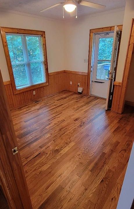 This room currently has a queen sized bed/mattress. Not pictured.