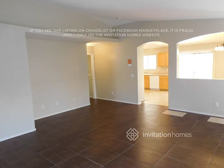 7015 S 23rd Ln — Photo 3