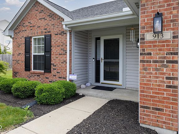 3rd image of 913 Halyard Dr