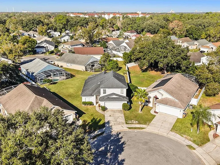 2612 Brookshire Ct — Photo 31