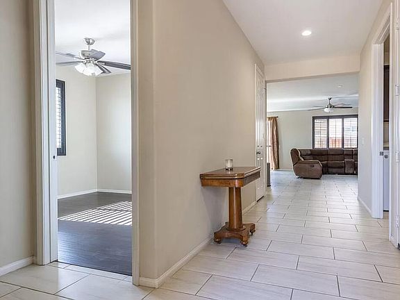 5th image of 339 Marigold Pl