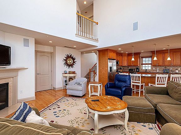 4th image of 5605 Pleasure Ave N #Sea