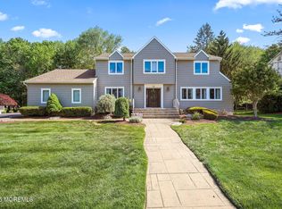 25 Westbrook Dr, Morganville, NJ 07751