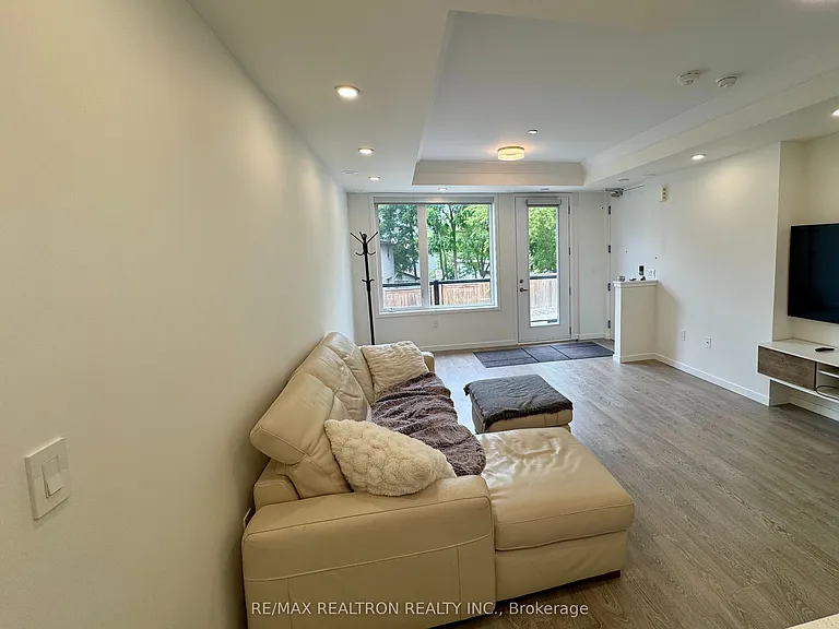 100 Alex Gardner Cir #5 — Photo 9