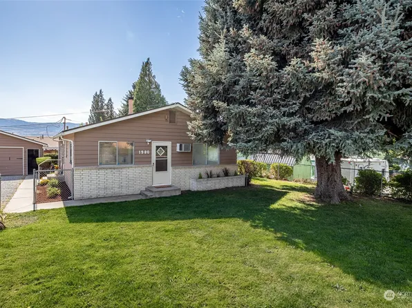 1980 6th Street NE, East Wenatchee, WA 98802