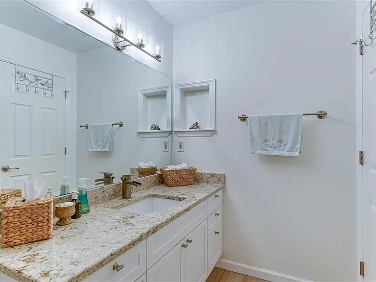 923 Sandpiper Cir #923 — Photo 18