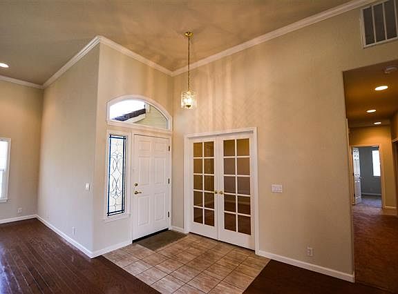 2nd image of 10165 Amador St