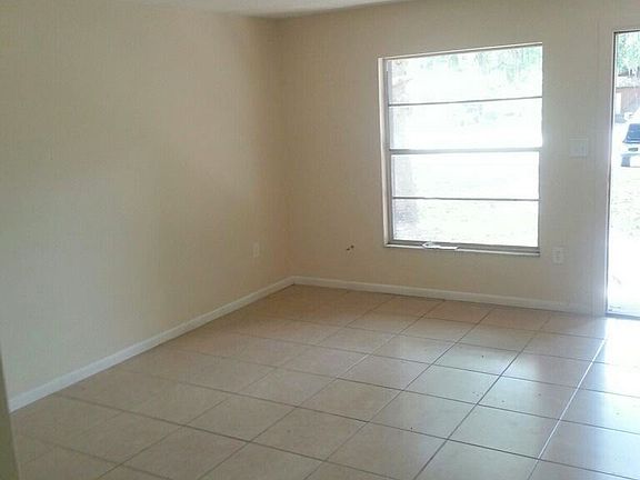 5th image of 627 Pineville Ln