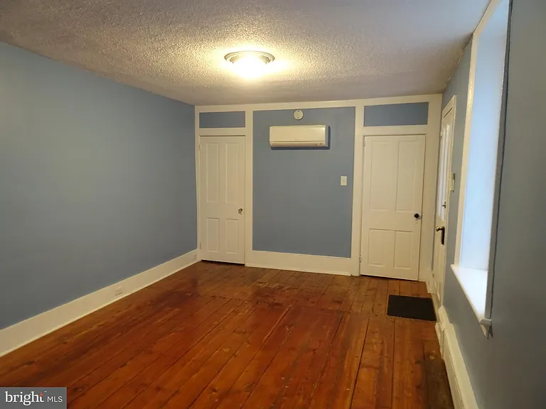 200 Delaware St #1 — Photo 6