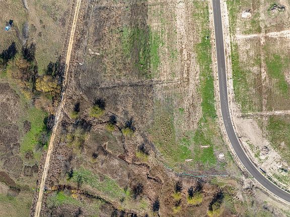 5th image of 15174 Planeview Dr