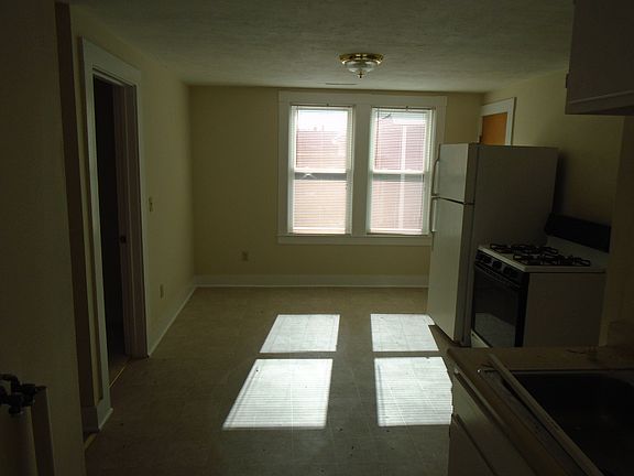 3rd image of 108 Ash St #B