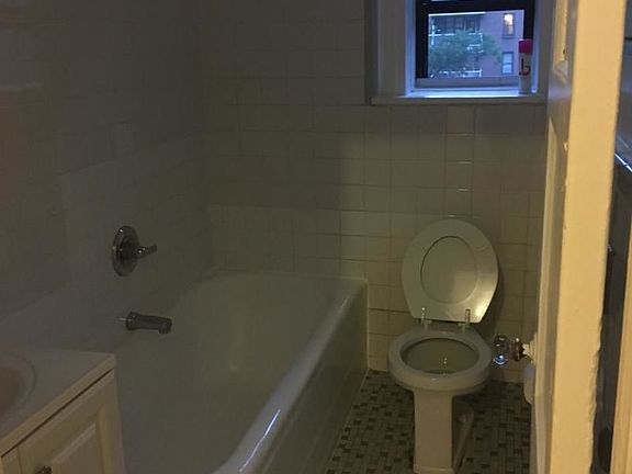 4th image of 8352 Talbot St APT 4F