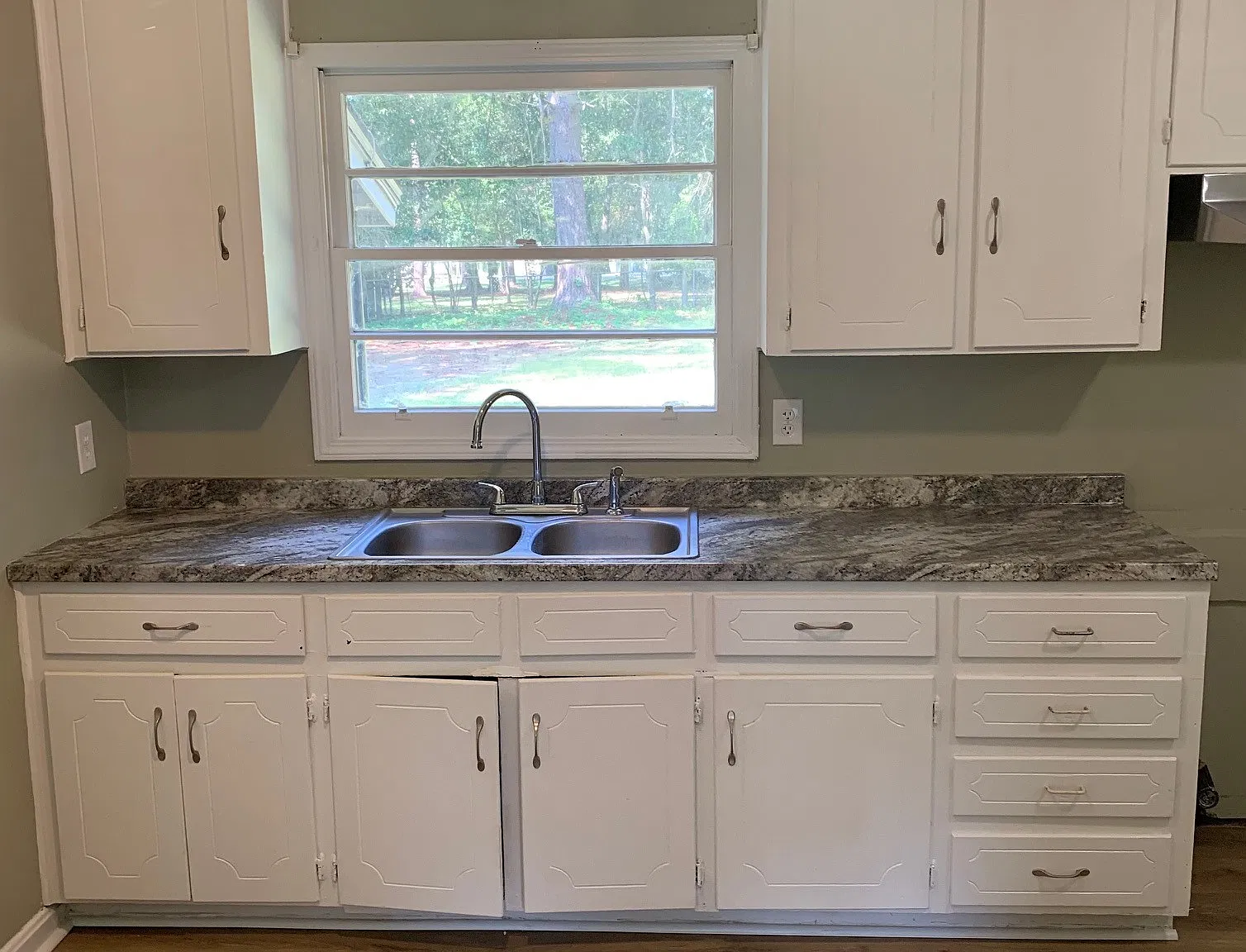 3 bed, 1.5 bath, 10 sqft, $1,025 — Photo 3