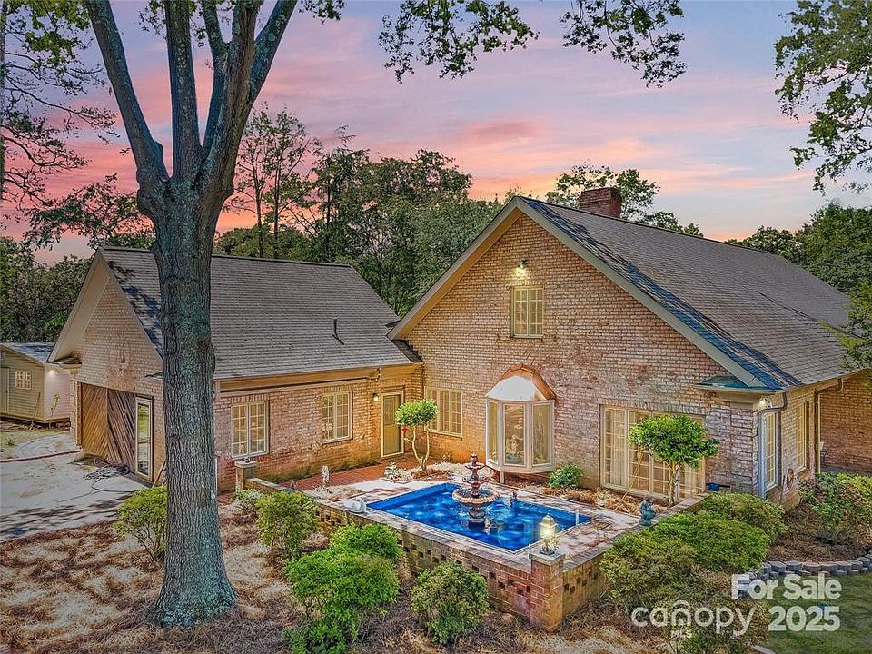 1st image of 1359 Carmen Ln