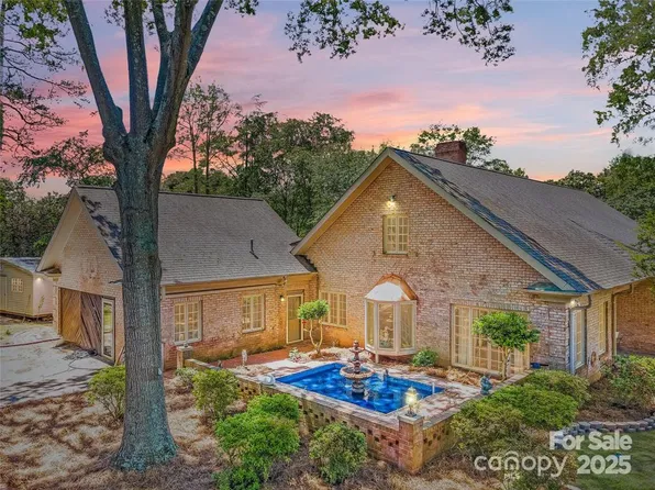 1359 Carmen Ln, Gastonia, NC 28054