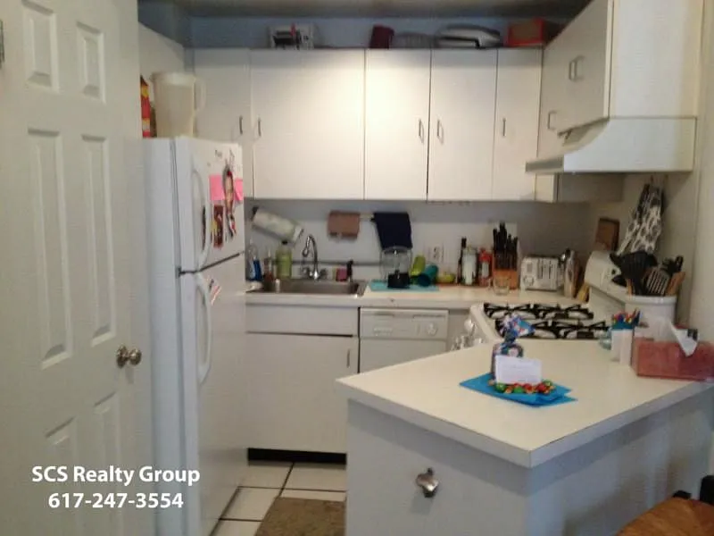 3 bed, 999 sqft, $5,500 — Photo 4