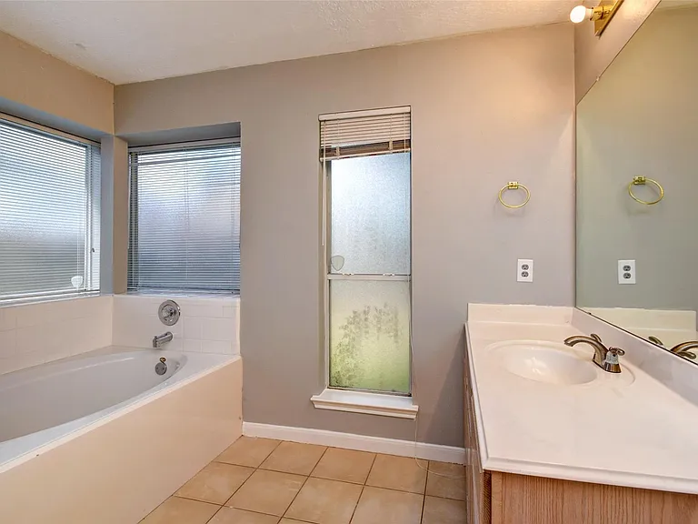 2114 Whirlaway Dr — Photo 22