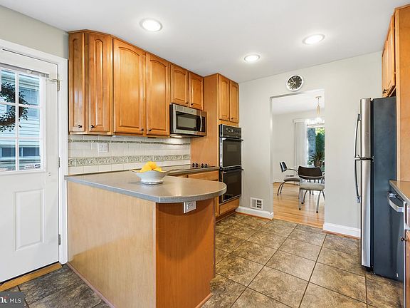 3rd image of 14313 Barkwood Dr
