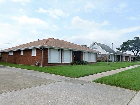 3rd image of 1020 Maplewood Dr