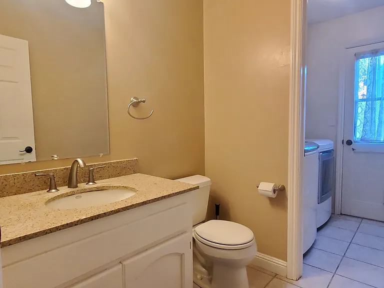16745 Spring Hill Ct — Photo 8