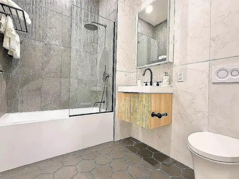155 Smith St #1C — Photo 5