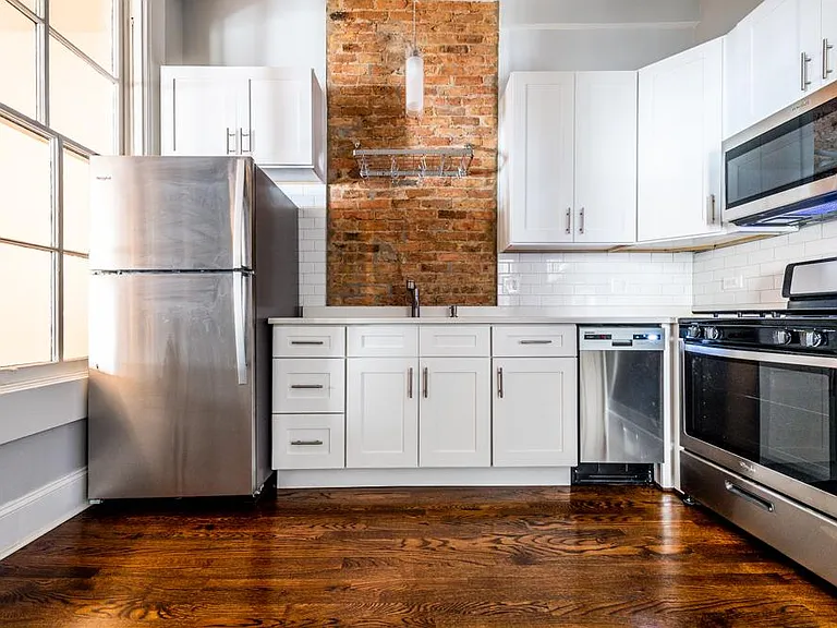2040 N Bissell St #1 — Photo 4