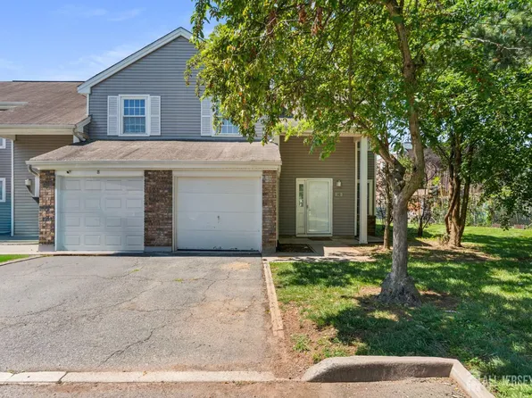 10 Starlight Ct, New Brunswick, NJ 08901