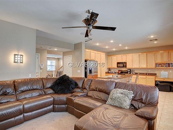 3rd image of 9800 Del Mar Heights St