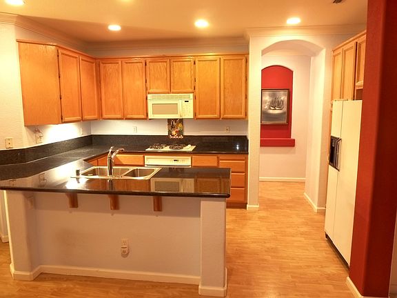 3rd image of 8044 Robinson Dr